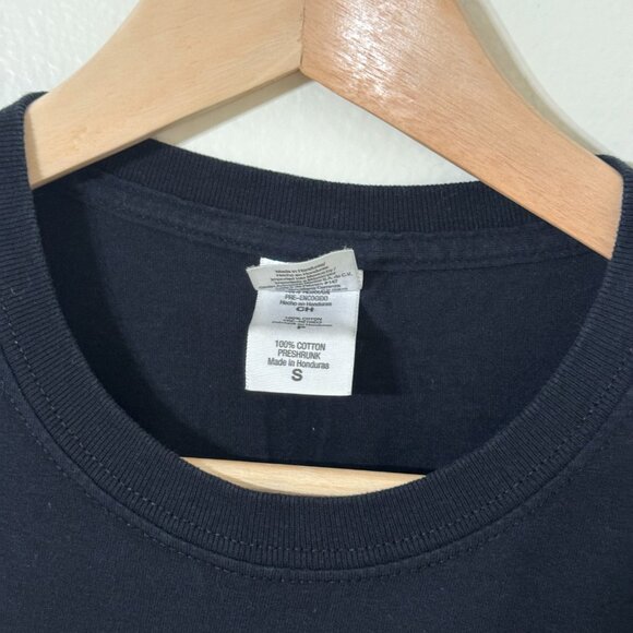 Taylor Swift Red Tour 2013 Black Concert T-Shirt w/ Tour Dates Gildan Guitar - Picture 6 of 8